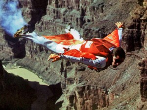 Wingsuit flying nedir